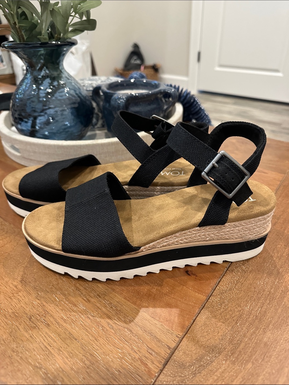 Like New Toms Black Strappy Platform Wedge Sandals